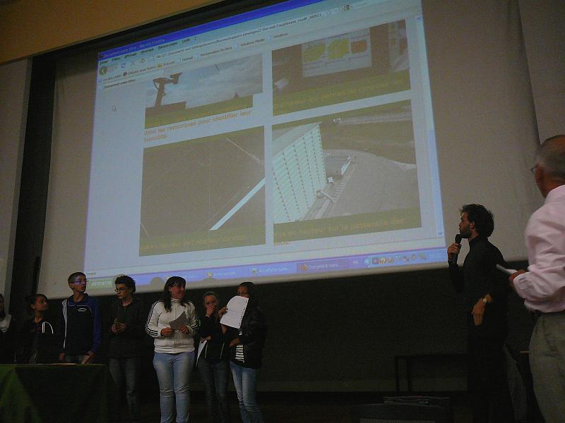 P1110864.JPG - Présentation du site Groupe Dauphinoise réalisé par les collègiens